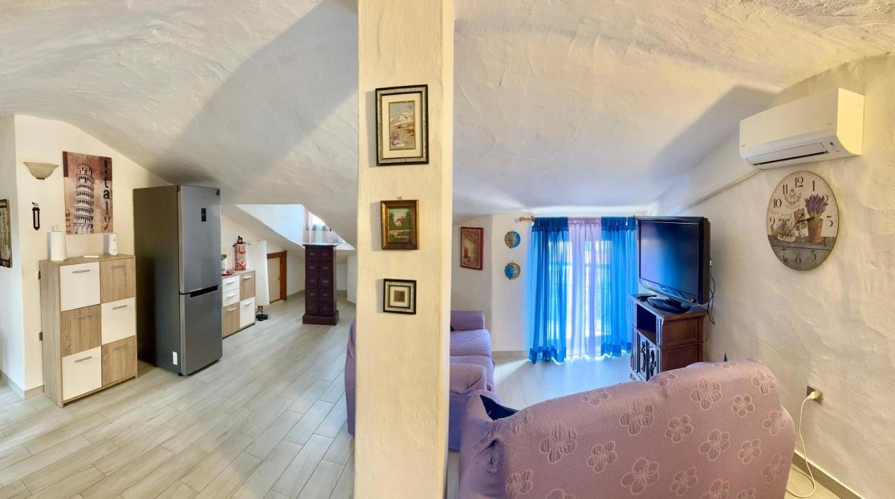 The Quiet Mansard Appartamento Olbia Esterno foto